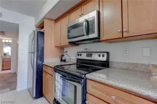 Photo #5: 2490443 Listing 