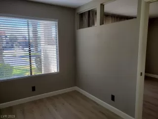 Photo #6: 2490449 Listing