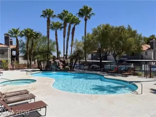 Photo #3: 2490450 Listing 