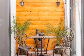 Photo #6: 2490454 Listing