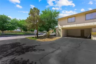 Photo #5: 2490457 Listing 