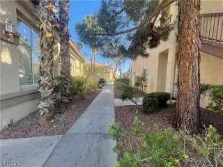 Photo #1: 2490477 Listing