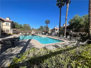 Photo #2: 2490477 Listing