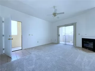 Photo #6: 2490477 Listing