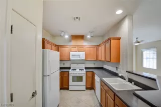 Photo #6: 2490479 Listing 