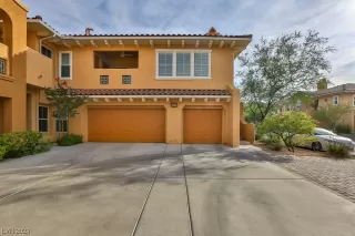 Photo #2: 2490480 Listing