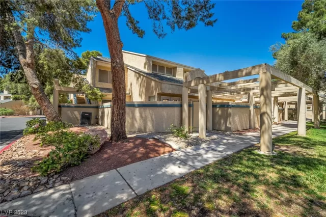 MLS: 2490484 Condo For Sale