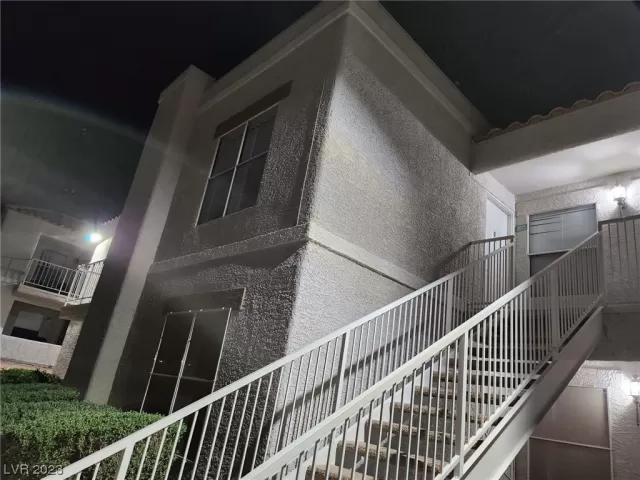 MLS: 2490488 Condo For Sale