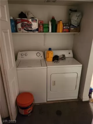 Photo #2: 2490488 Listing 