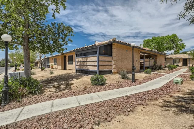 MLS: 2490489 Condo For Sale