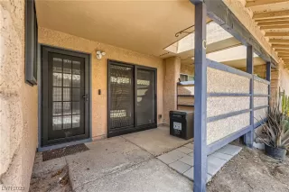 Photo #1: 2490489 Listing 