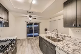 Photo #6: 2490489 Listing 