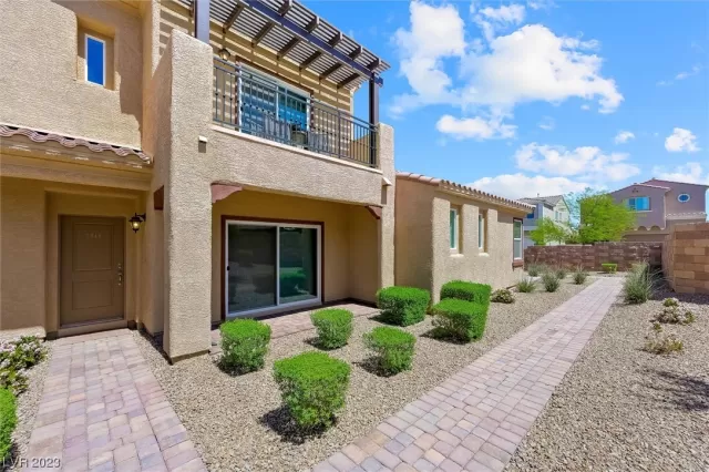 MLS: 2490490 Condo For Sale