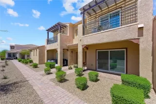 Photo #1: 2490490 Listing