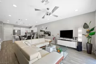 Photo #2: 2490490 Listing