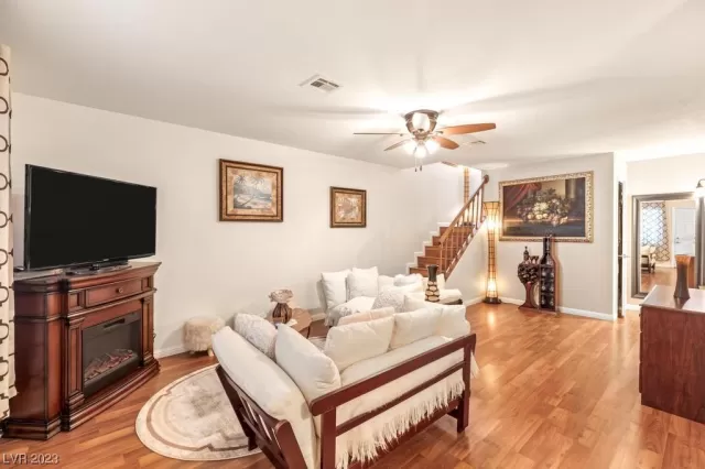 MLS: 2490500 Condo For Sale