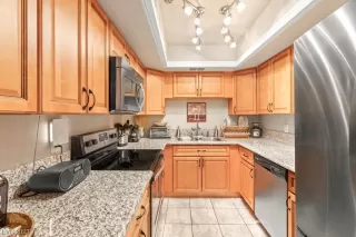 Photo #2: 2490500 Listing