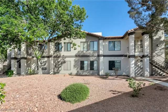 MLS: 2490512 Condo For Sale