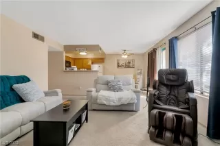 Photo #4: 2490512 Listing