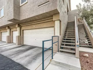 Photo #1: 2490537 Listing 