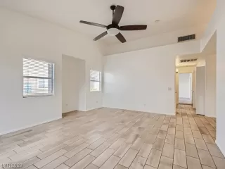 Photo #3: 2490537 Listing 