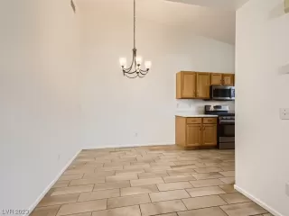 Photo #6: 2490537 Listing 