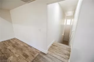 Photo #3: 2490547 Listing 