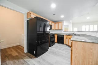 Photo #4: 2490547 Listing 