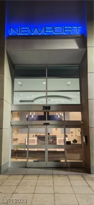 Photo #2: 2490586 Listing