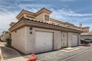 Photo #1: 2490587 Listing
