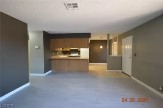 Photo #3: 2490638 Listing 