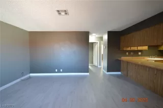 Photo #4: 2490638 Listing 