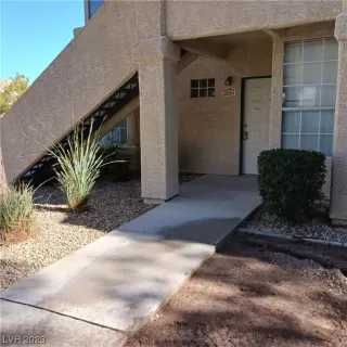 Photo #1: 2490643 Listing 