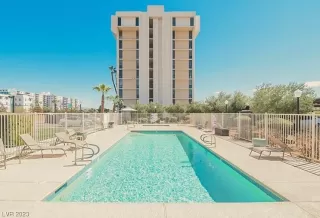 Photo #2: 2490666 Listing 