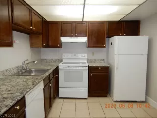 Photo #4: 2490666 Listing 