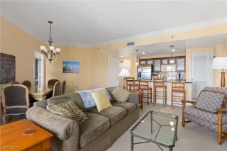 Photo #4: 2490676 Listing 