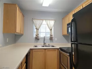 Photo #2: 2490677 Listing 