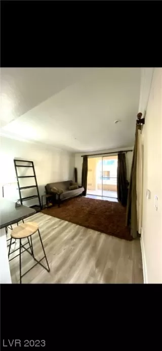 Photo #1: 2490684 Listing