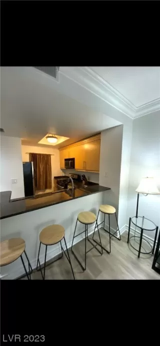 Photo #2: 2490684 Listing