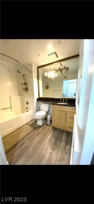 Photo #4: 2490684 Listing