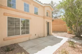 Photo #3: 2490688 Listing 