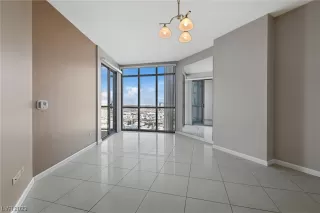 Photo #3: 2490693 Listing