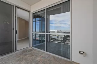 Photo #6: 2490693 Listing