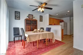 Photo #4: 2490708 Listing