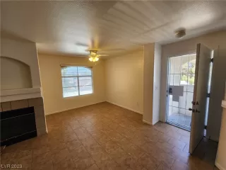 Photo #4: 2490711 Listing 