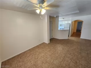 Photo #5: 2490711 Listing 