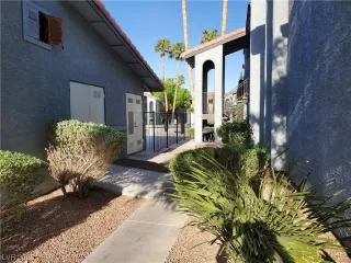 Photo #1: 2490716 Listing