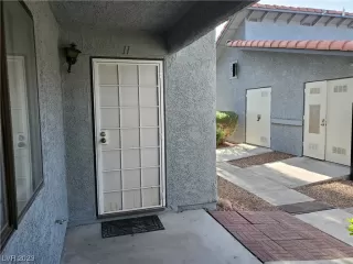 Photo #5: 2490716 Listing