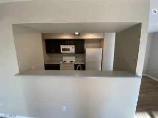 Photo #3: 2490731 Listing 