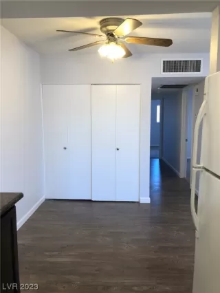 Photo #5: 2490749 Listing